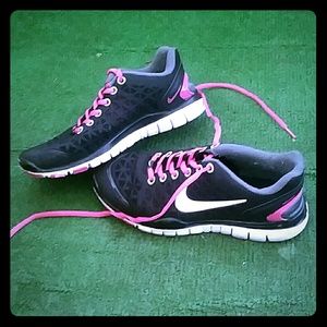 Nike training free tri fit shoes