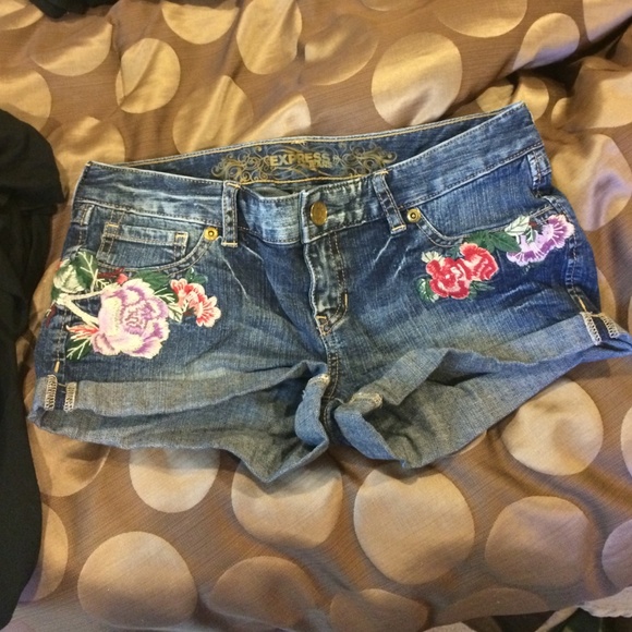 Express Pants - Express flower shorts