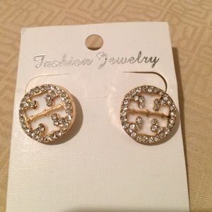 2 sets of earrings