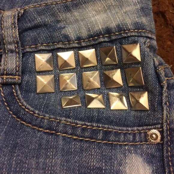 High waisted studded shorts - Picture 2 of 4