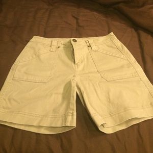 Faded Glory Khaki shorts - size 6