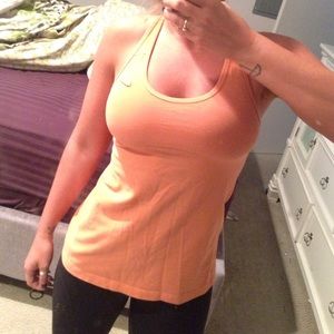 ORANGE NIKE WORKOUT RAZORBACK