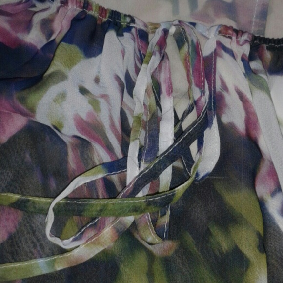 LOT of 2! Floral Top & Shoes - Picture 4 of 4