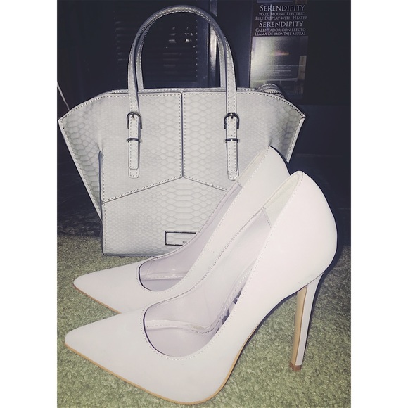 Lift grey suede pumps