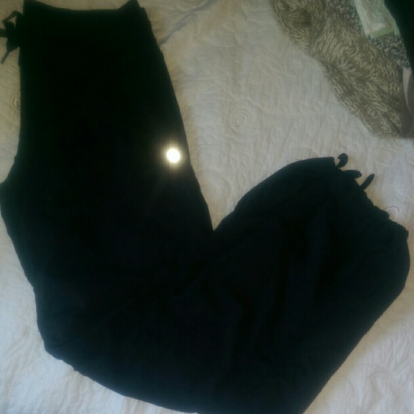 Lululemon black pants used once.