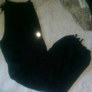 Lululemon black pants used once.