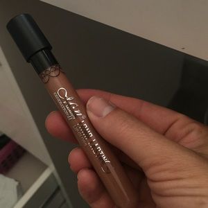 Brown matte liquid lipstick