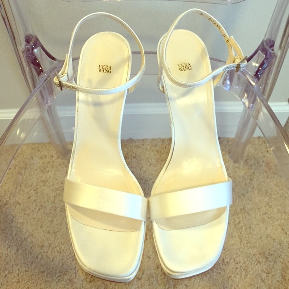 Vera Wang Bridal Platforms