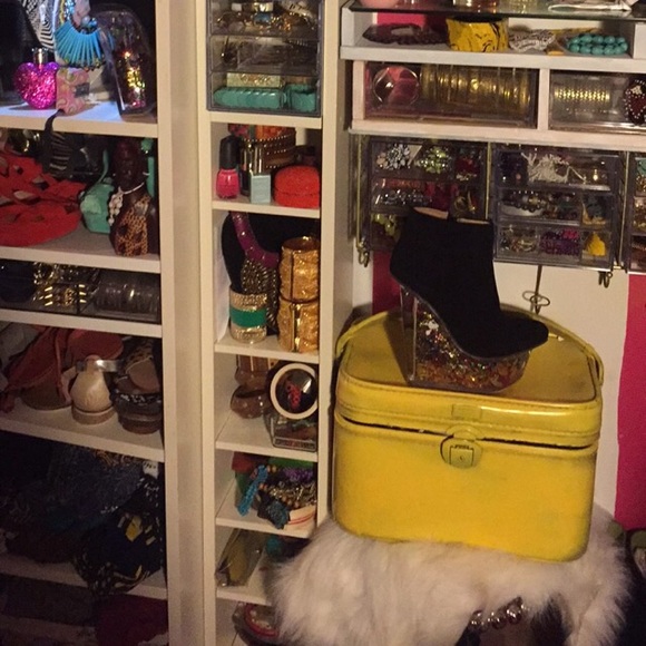 Look at My Colorful Bright DIY Closet - Picture 3 of 4