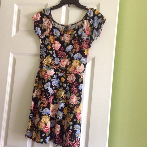 Black flower print dress