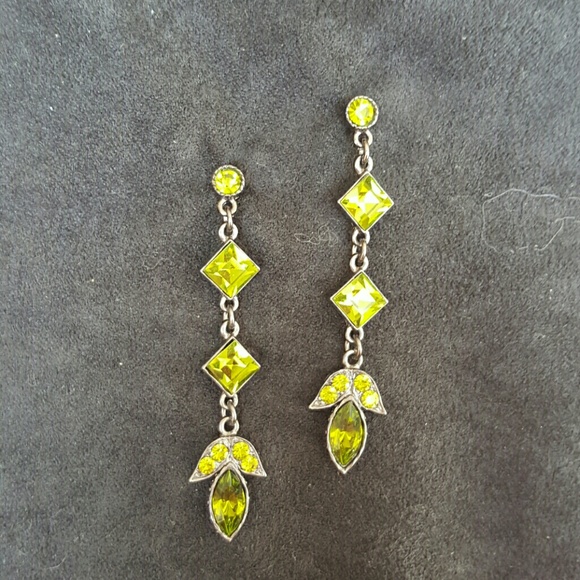 Beautiful earrings!! - Picture 2 of 2