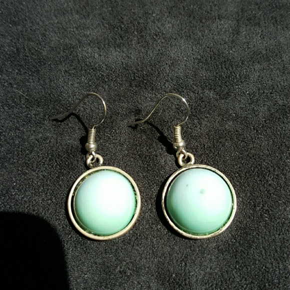 Pretty drop earrings!!