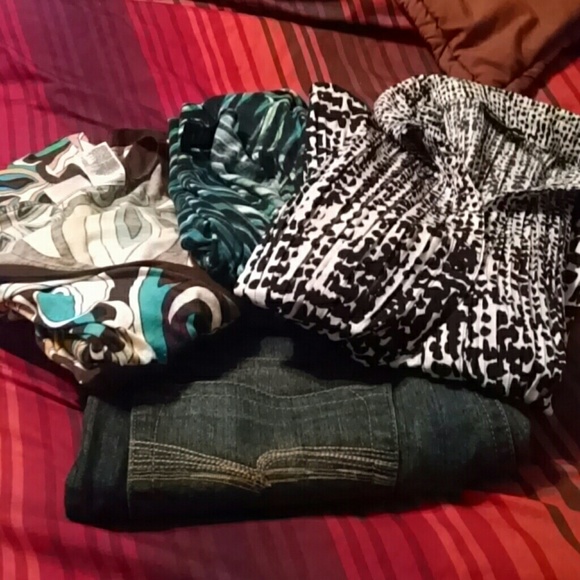 @alihana Bundled 2 dresses, Capri and top