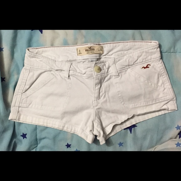 White low rise Hollister shorts