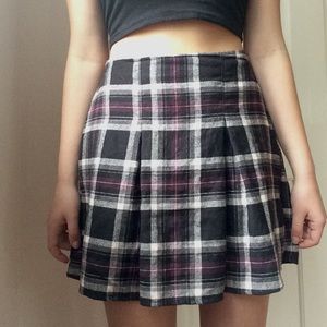 Plaid skirt: So Rad by AwesomenessTV