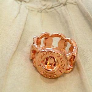 MARC by Marc Jacobs Turnlock Ring-- Rose Gold