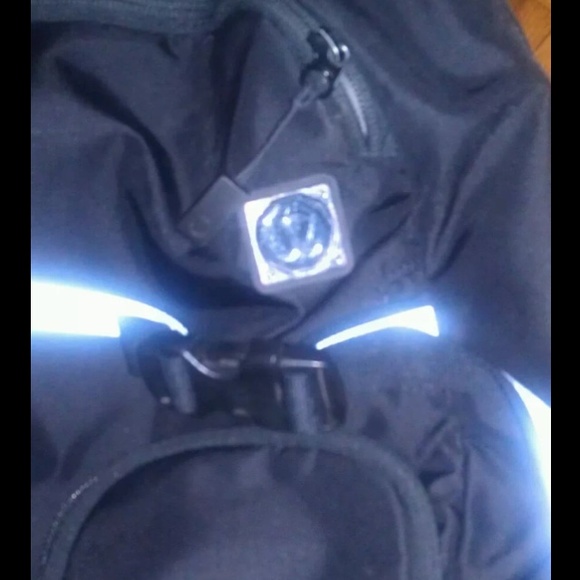 Lululemon backpack with rain cover!! - Picture 3 of 4