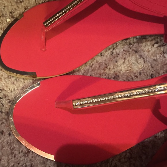 sandals - Picture 3 of 3