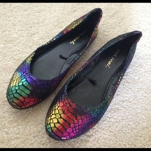 Rainbow colored wet seal flats