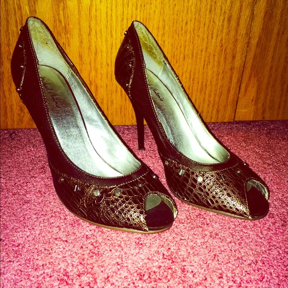 Brown snake heels pumps