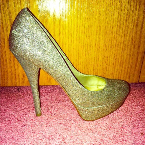 Sparkly heels gently used - Picture 1 of 3