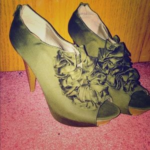 Comfy heels great for the summer