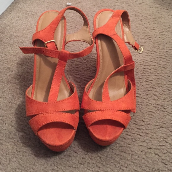 Orange Charlotte Russe Wedge👠