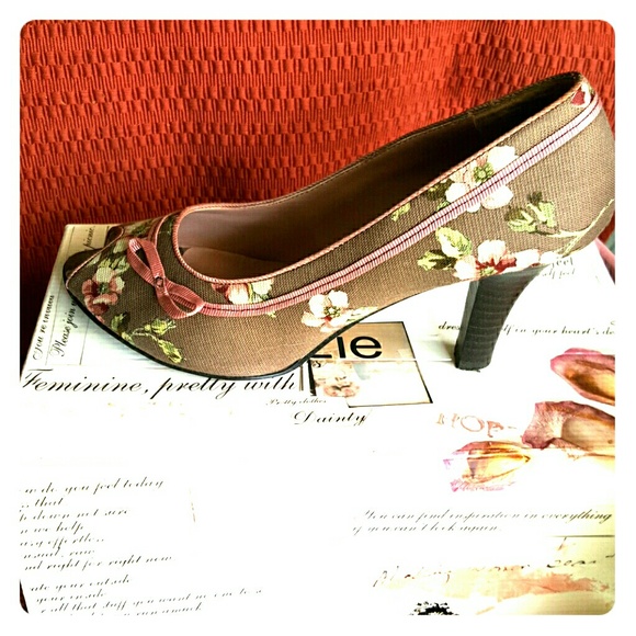 KENZIE floral mid pump