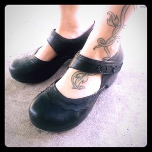 Dansko Mary Jane clogs medical shoes black