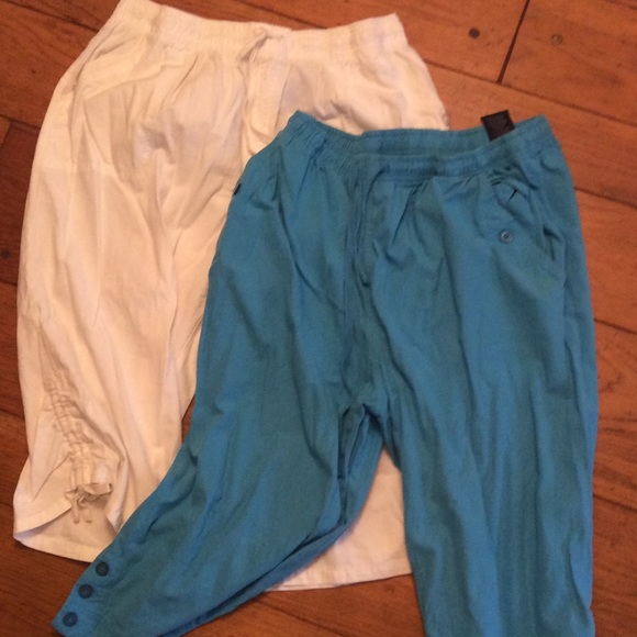 White and teal Capri bundle