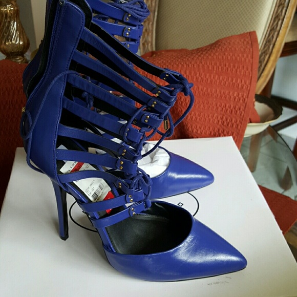 Steve Madden blue leath tie up pumps
