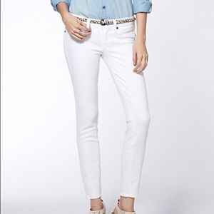 Lucky Brand Low rise Charlie Skinny Jean