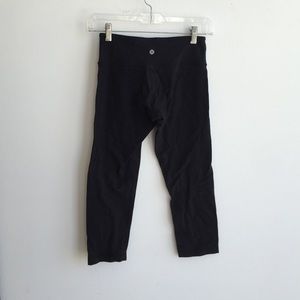 LULU LEMON, size 4, wonder under crops