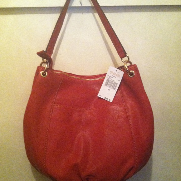 ⚡️TODAY ONLY⚡️Authentic Leather Michael Kors Hobo - Picture 2 of 4