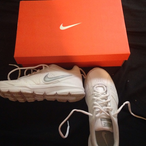 Nike Tennis Shoes