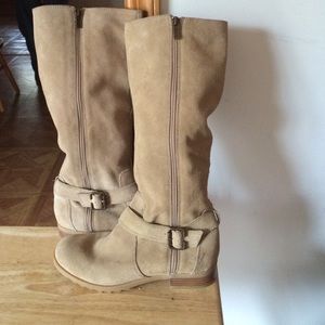 AUTHENTIC Kenneth Cole Reaction sz 7 .5 suede boot