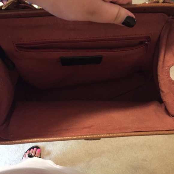 Vintage Red Crossbody - Picture 3 of 3