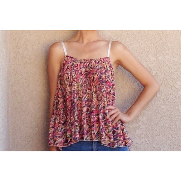 | new | floral pleated tank - Picture 4 of 4