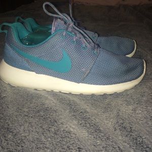 Aqua/ blue roshes