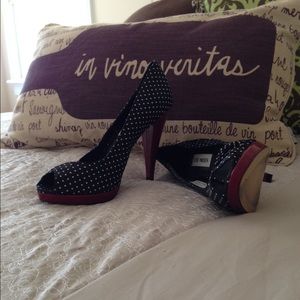 Steve Madden Navy Peep-Toe Heels