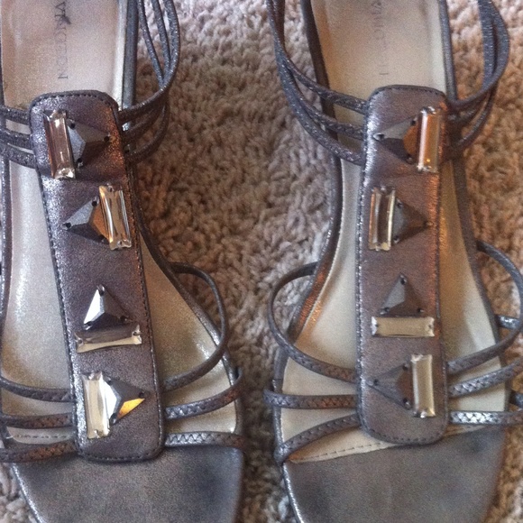 Sold in bundle - Picture 2 of 4