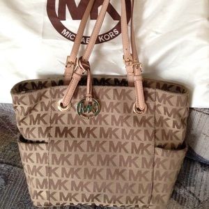 Michael Kors Jet Set handbag