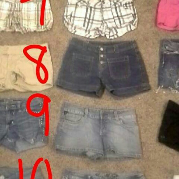 Shorts - Picture 3 of 4