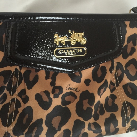 Authentic coach - Picture 3 of 4