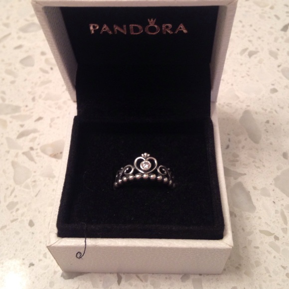Pandora Ring