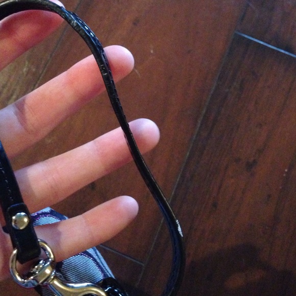 Coach wristlet - Picture 2 of 4