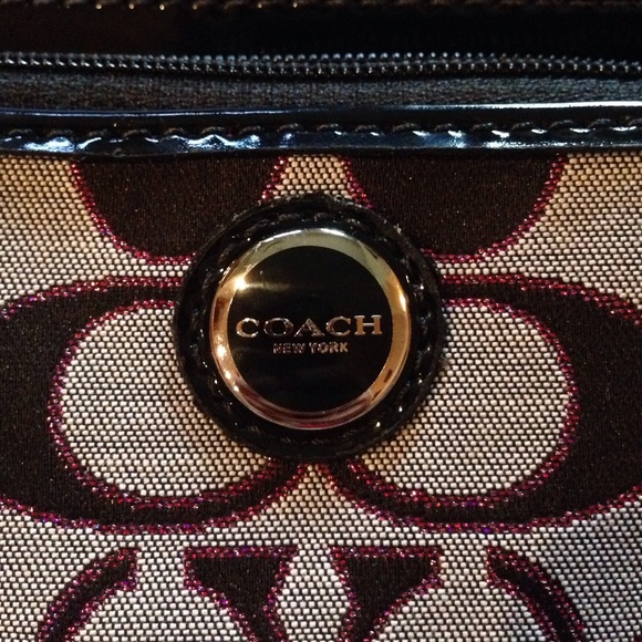Coach wristlet - Picture 4 of 4