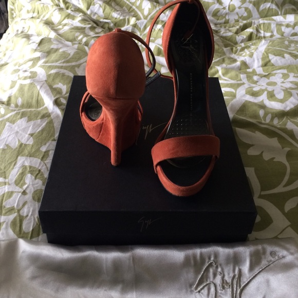 Giuseppe heel less shoe