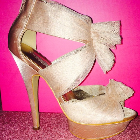Light pink heels - Picture 1 of 4
