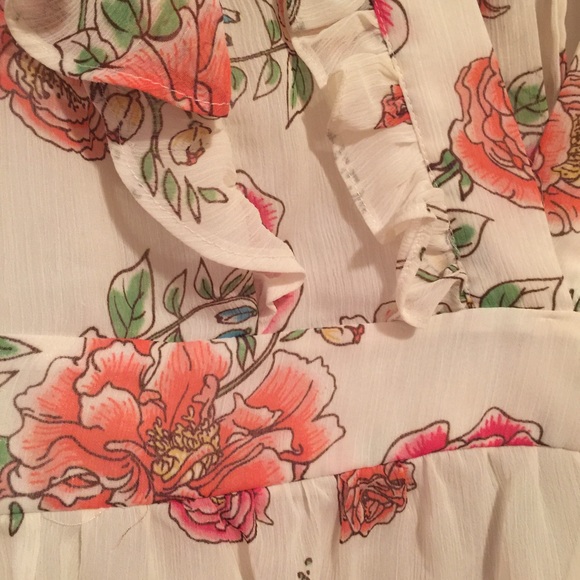 Frilly fitted at high waist floral silky lined top - Picture 2 of 4